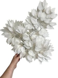 Гілка фікуса штучна (біла, декоративна)