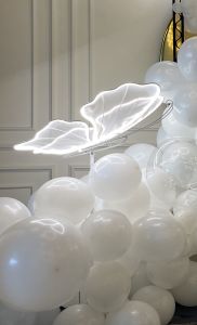 Метелий металевий зі світлом середній на стійці