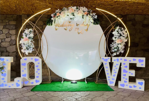 Великі букви LOVE